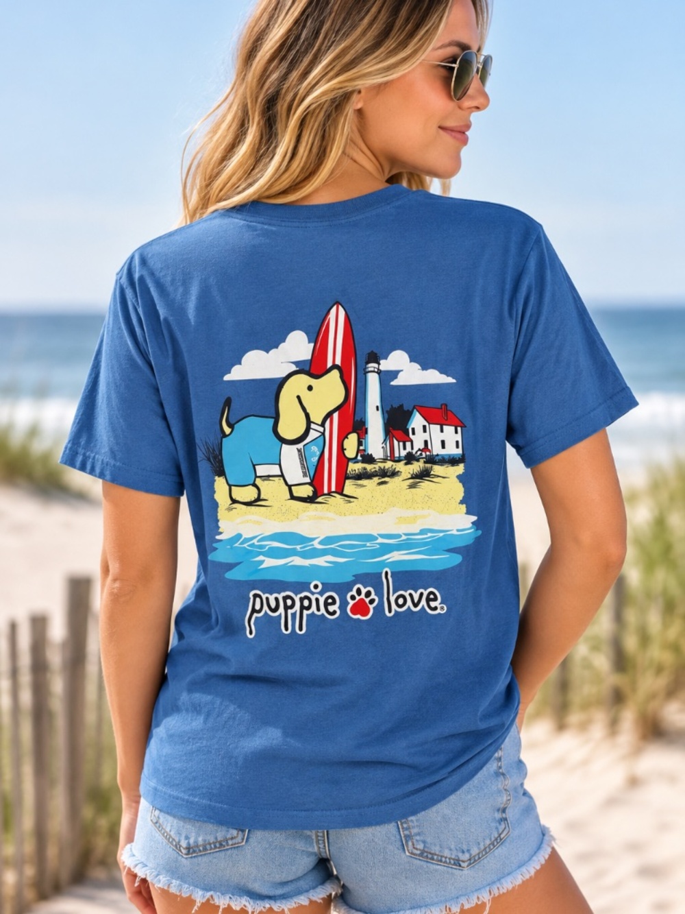 Gildan Unisex Blue Puppie Love Beach Graphic Short Sleeve T-Shirt, size Medium